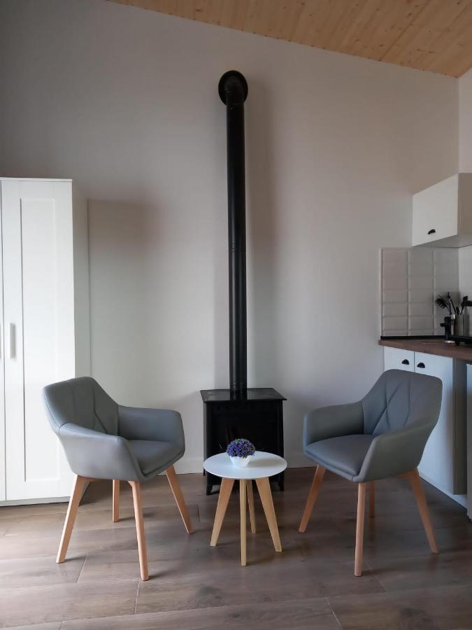 Agradable bungalow con jardin y chimenea Hinojosa de San Vicente Exterior foto