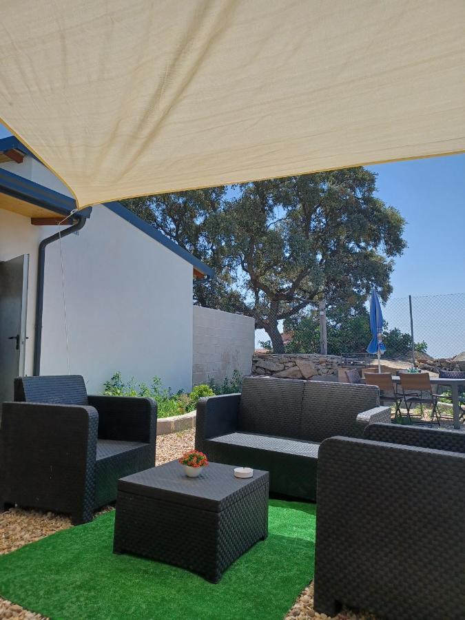 Agradable bungalow con jardin y chimenea Hinojosa de San Vicente Exterior foto