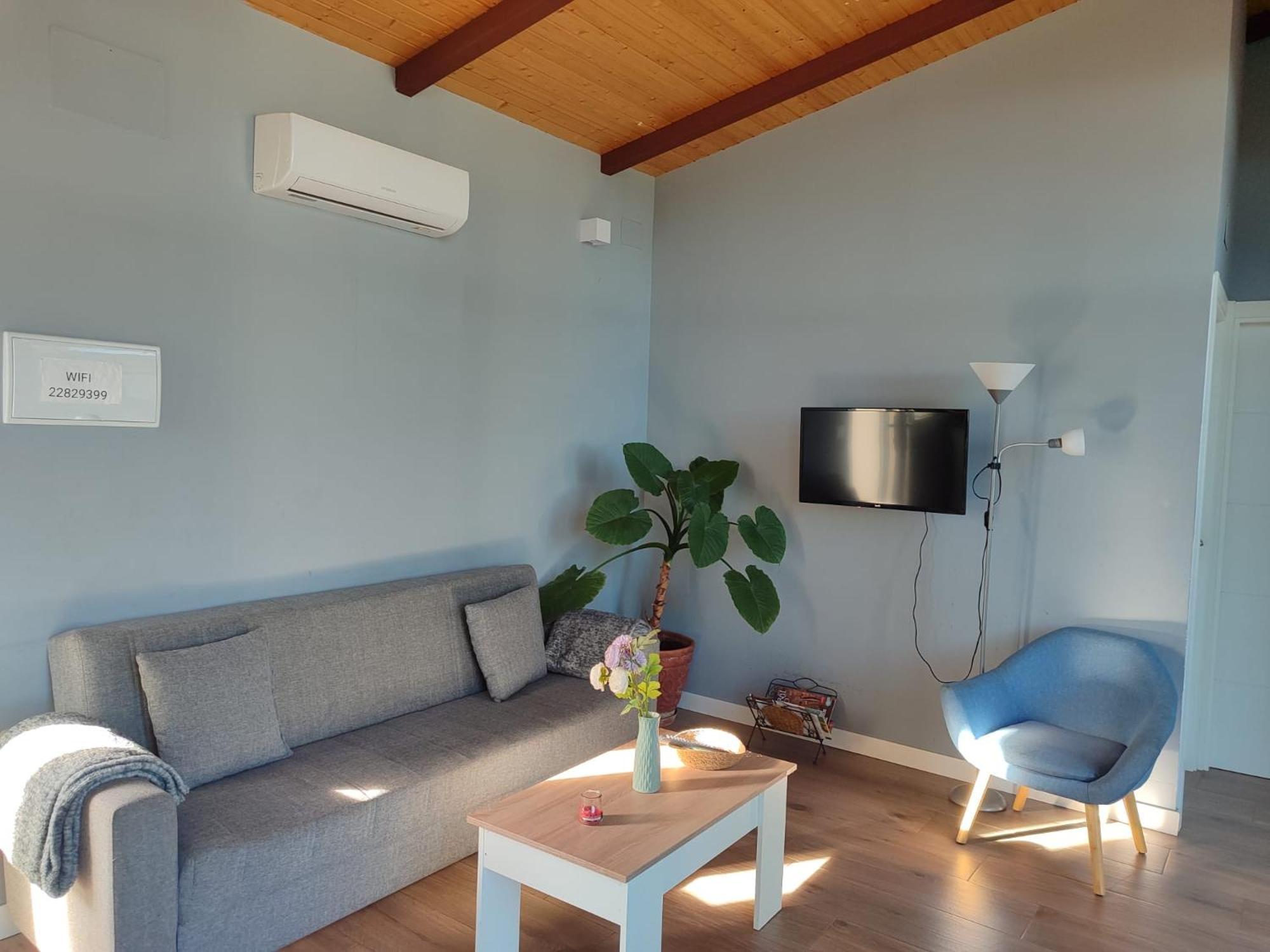Agradable bungalow con jardin y chimenea Hinojosa de San Vicente Exterior foto